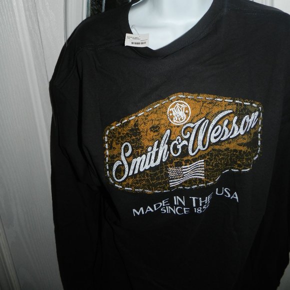 Smith & Wesson Logo Made in the USA American Flag Long Sleeve Tee shirt NWT!🆕 - Picture 8 of 13